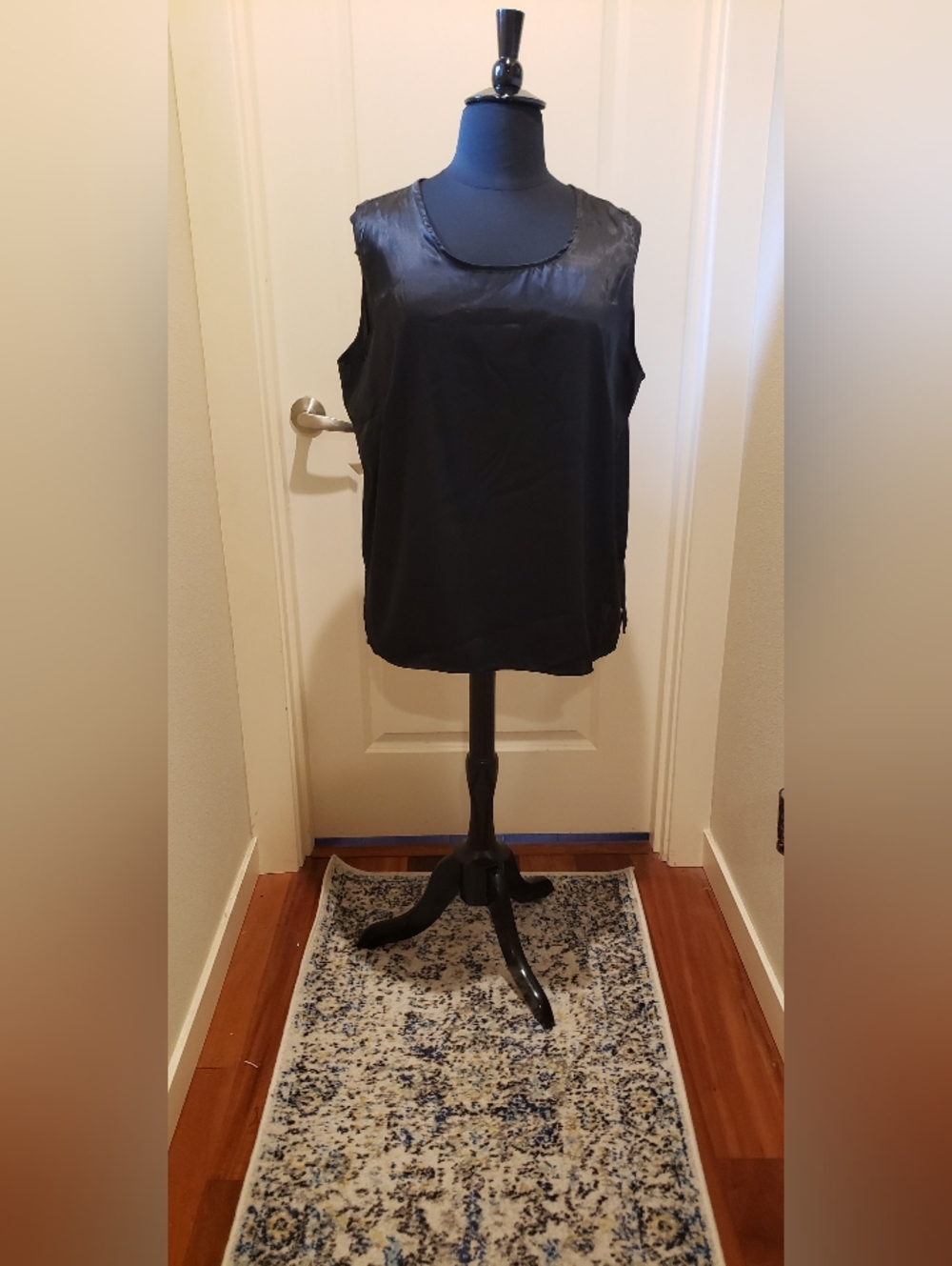 Notations Black Satin Scoop-Neck Women's Camisole Tank